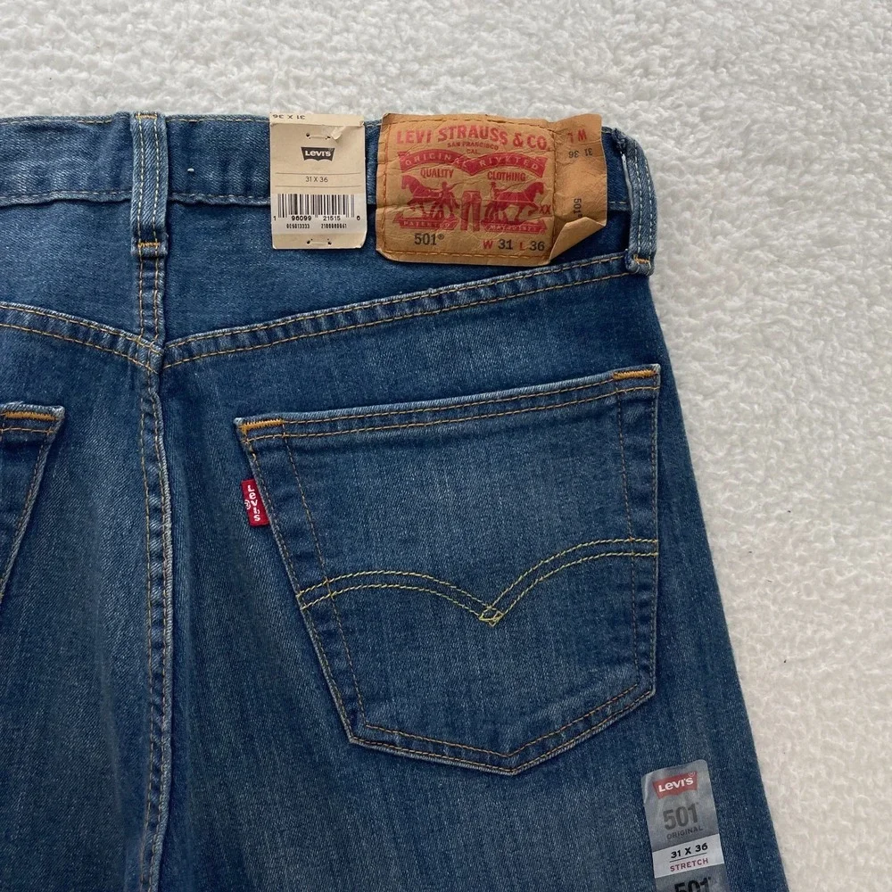 Levis 501 Jeans Mens 31x36 Blue Original Straight Button Fly Medium Wash Denim